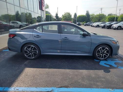 2025 Nissan Sentra SR