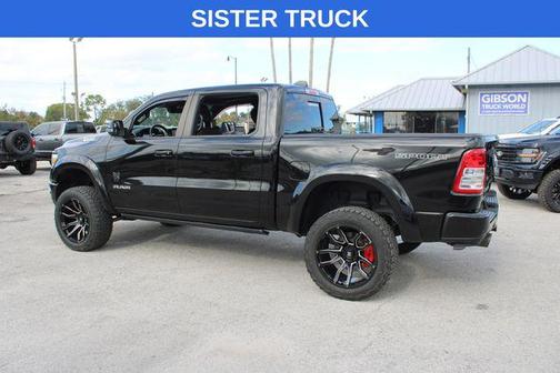 Diamond Black Crystal Pearlcoat 2021 RAM 1500 Big Horn/Lone Star