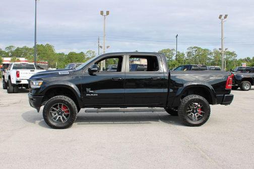 Diamond Black Crystal Pearlcoat 2021 RAM 1500 Big Horn/Lone Star