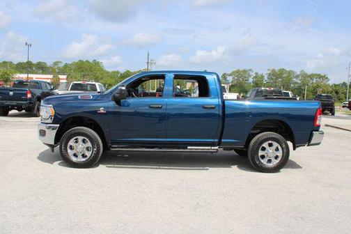 2024 RAM 2500 Tradesman Crew Cab 4x4 6'4' Box