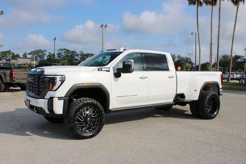 Summit White 2024 GMC Sierra 3500 Denali
