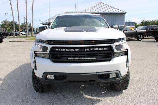 Iridescent Pearl Tricoat 2021 Chevrolet Silverado 1500 RST