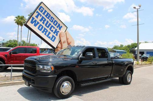 2024 RAM 3500 Tradesman Crew Cab 4x4 8' Box