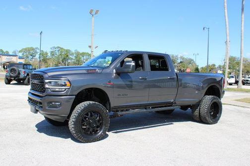 2024 RAM 3500 Big Horn Crew Cab 4x4 8' Box