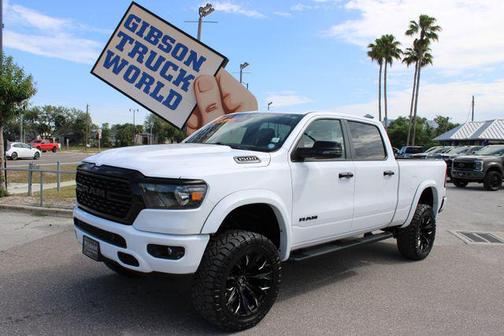 Bright White Clearcoat 2023 RAM 1500 Big Horn/Lone Star