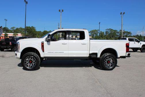 Star White Metallic Tri-Coat 2024 Ford F-350 Lariat