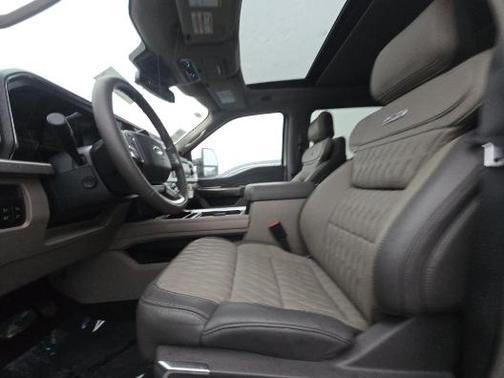 2025 Ford F-450 Platinum