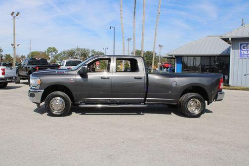 2024 RAM 3500 Tradesman Crew Cab 4x4 8' Box