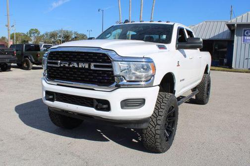 2021 RAM 2500 Tradesman Crew Cab 4x4 6'4' Box