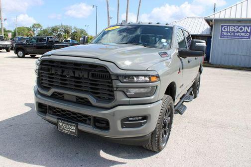 Ceramic Gray Clearcoat 2026 RAM 2500 Big Horn Crew Cab 4x4 6'4' Box