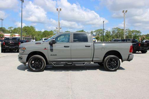 Ceramic Gray Clearcoat 2026 RAM 2500 Big Horn Crew Cab 4x4 6'4' Box