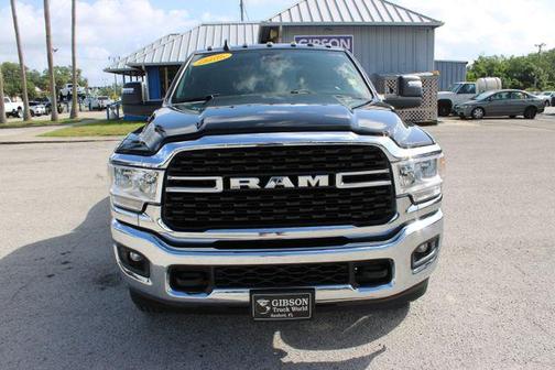 Diamond Black Crystal Pearlcoat 2024 RAM 3500 Big Horn Crew Cab 4x4 8' Box