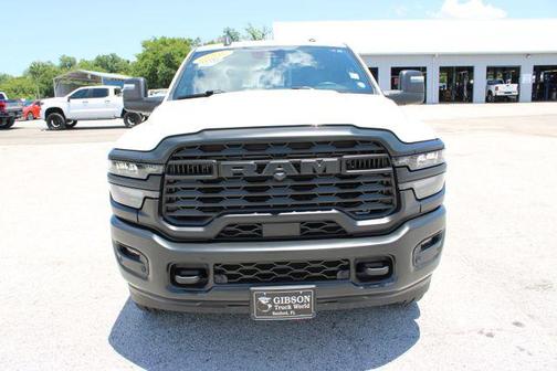 Bright White Clearcoat 2026 RAM 2500 Tradesman Crew Cab 4x4 6'4' Box