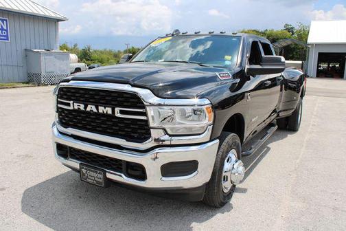 2022 RAM 3500 Tradesman Crew Cab 4x4 8' Box