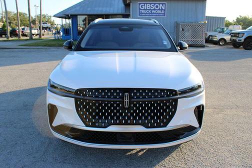 White Platinum Metallic Tri-Coat 2024 Lincoln Nautilus Reserve