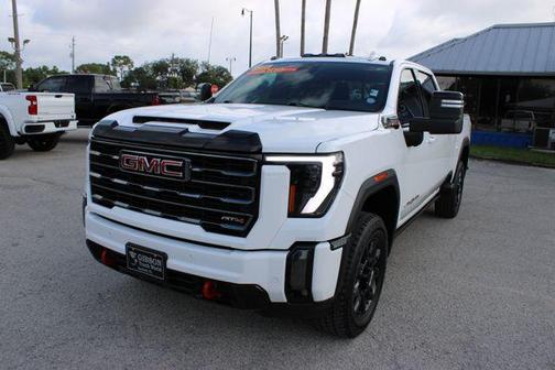 Summit White 2024 GMC Sierra 2500 AT4