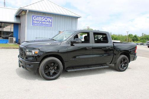 Diamond Black Crystal Pearlcoat 2023 RAM 1500 Big Horn/Lone Star