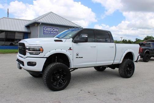 Bright White Clearcoat 2024 RAM 2500 Big Horn Crew Cab 4x4 6'4' Box