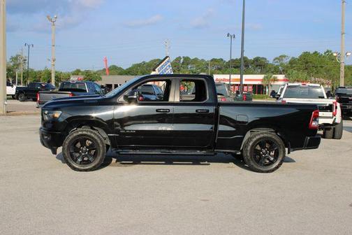 Diamond Black Crystal Pearlcoat 2022 RAM 1500 Big Horn/Lone Star
