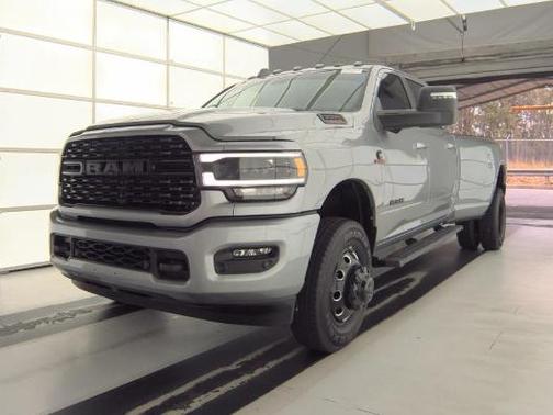 2024 RAM 3500 Big Horn Crew Cab 4x4 8' Box