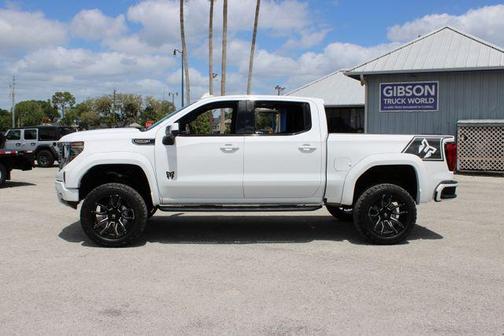Summit White 2025 GMC Sierra 1500 AT4