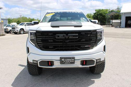 Summit White 2025 GMC Sierra 1500 AT4