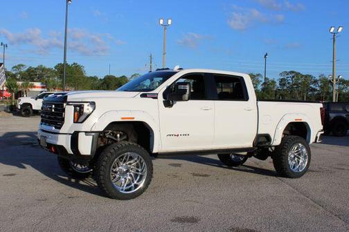 Summit White 2025 GMC Sierra 2500 AT4