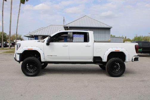 2024 GMC Sierra 2500 AT4