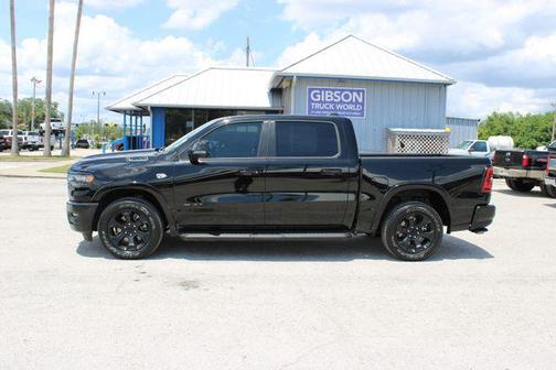 Diamond Black Crystal Pearlcoat 2026 RAM 1500 Big Horn/Lone Star