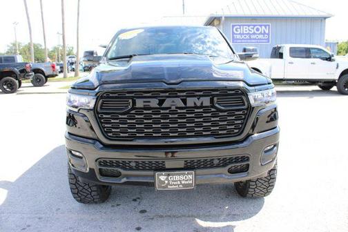 Diamond Black Crystal Pearlcoat 2026 RAM 1500 Big Horn/Lone Star