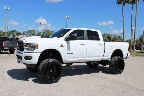 Bright White Clearcoat 2024 RAM 2500 Laramie Crew Cab 4x4 6'4' Box