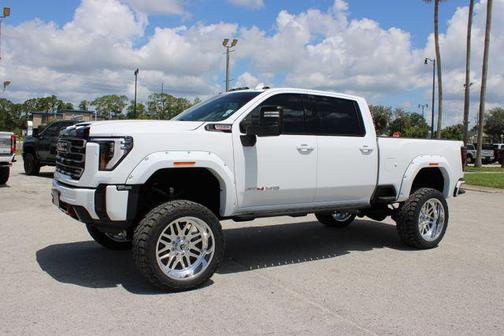Summit White 2025 GMC Sierra 2500 AT4