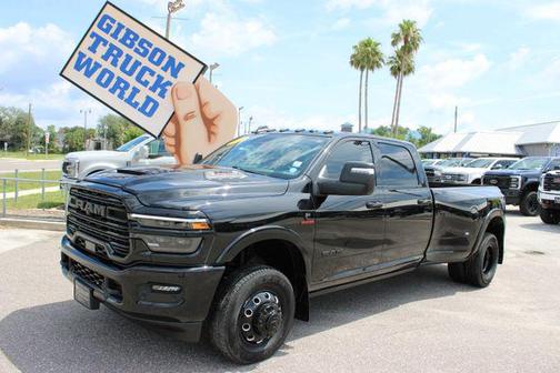 Diamond Black Crystal Pearlcoat 2025 RAM 3500 Laramie Crew Cab 4x4 8' Box