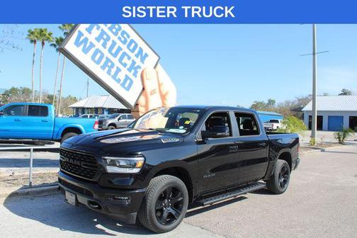 Diamond Black Crystal Pearlcoat 2024 RAM 1500 Big Horn/Lone Star