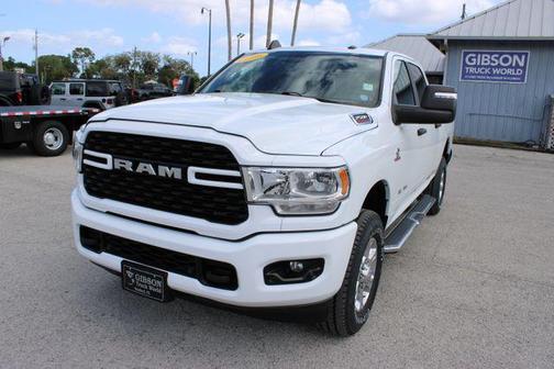 Bright White Clearcoat 2024 RAM 2500 Big Horn Crew Cab 4x4 6'4' Box