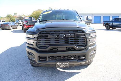 2025 RAM 2500 Tradesman Crew Cab 4x4 8' Box