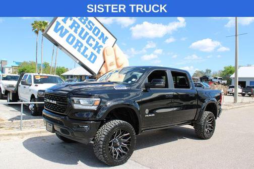 Diamond Black Crystal Pearlcoat 2023 RAM 1500 Big Horn/Lone Star