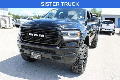 Diamond Black Crystal Pearlcoat 2023 RAM 1500 Big Horn/Lone Star