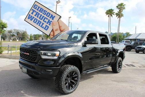 Diamond Black Crystal Pearlcoat 2023 RAM 1500 Big Horn/Lone Star