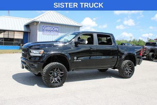 Diamond Black Crystal Pearlcoat 2023 RAM 1500 Big Horn/Lone Star