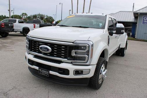 Star White Metallic Tri-Coat 2026 Ford F-450 Platinum