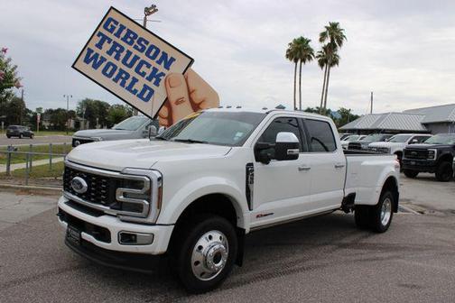 Star White Metallic Tri-Coat 2026 Ford F-450 Platinum