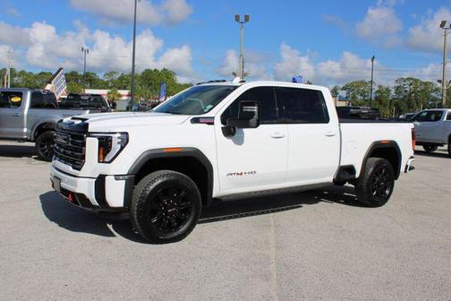 Summit White 2025 GMC Sierra 2500 AT4