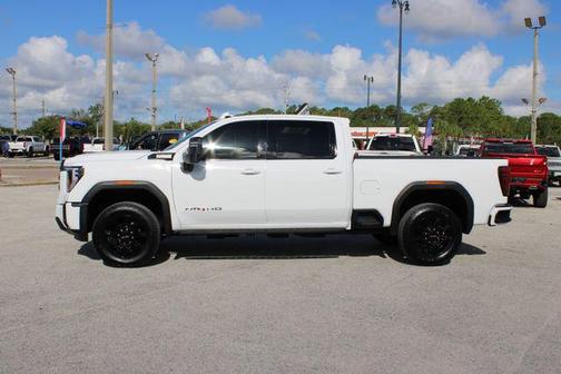 Summit White 2025 GMC Sierra 2500 AT4