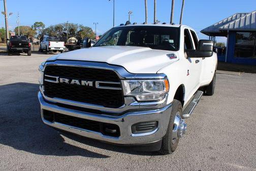 2024 RAM 3500 Tradesman Crew Cab 4x4 8' Box