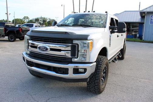 Oxford White 2017 Ford F-250 XLT