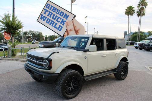 Desert Sand 2025 Ford Bronco Outer Banks
