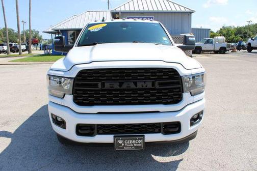 Bright White Clearcoat 2024 RAM 3500 Big Horn Crew Cab 4x4 8' Box