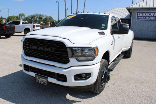 Bright White Clearcoat 2024 RAM 3500 Big Horn Crew Cab 4x4 8' Box