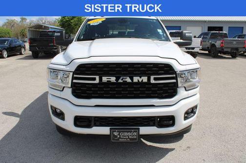 Bright White Clearcoat 2024 RAM 3500 Big Horn Crew Cab 4x4 8' Box